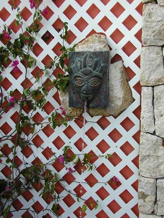 Decorative & Fine Art Pieces 30